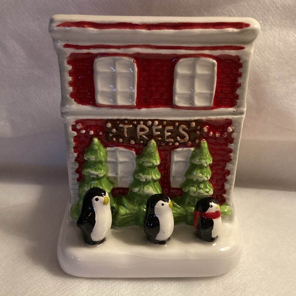 NWOT - Bath & Body Works Christmas Tree 3-Penguin Ceramic Holiday Soap Holder